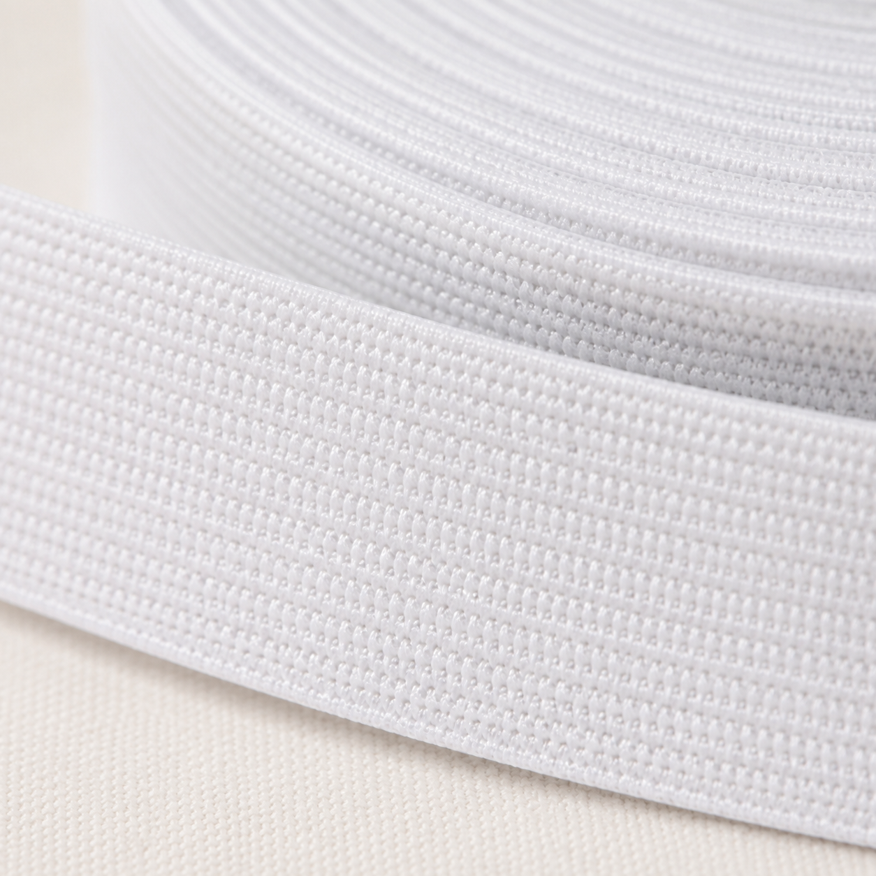 18mm white elastic ie237, macro view